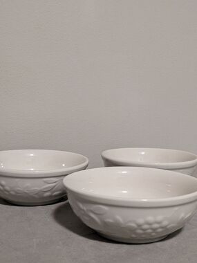 Gibson White Embossed Ceramic Serving Bowls - Set of 3